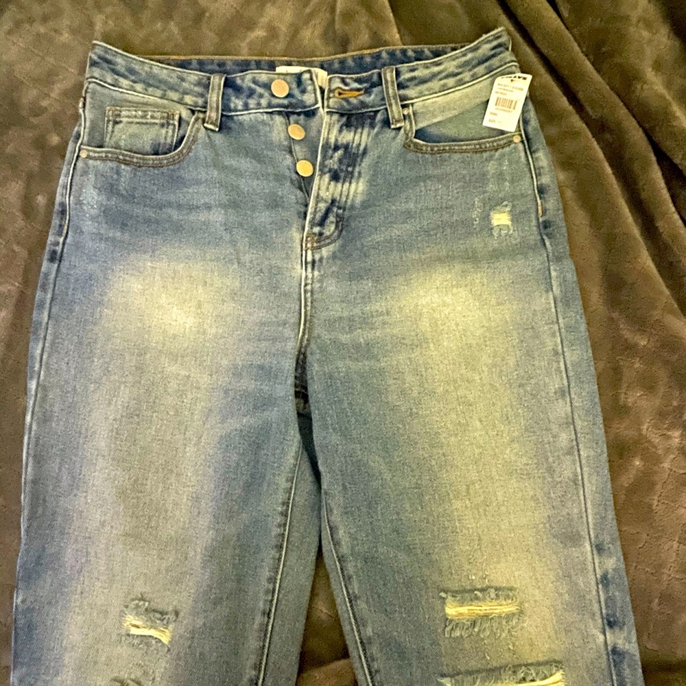Tilly’s multiple button jeans